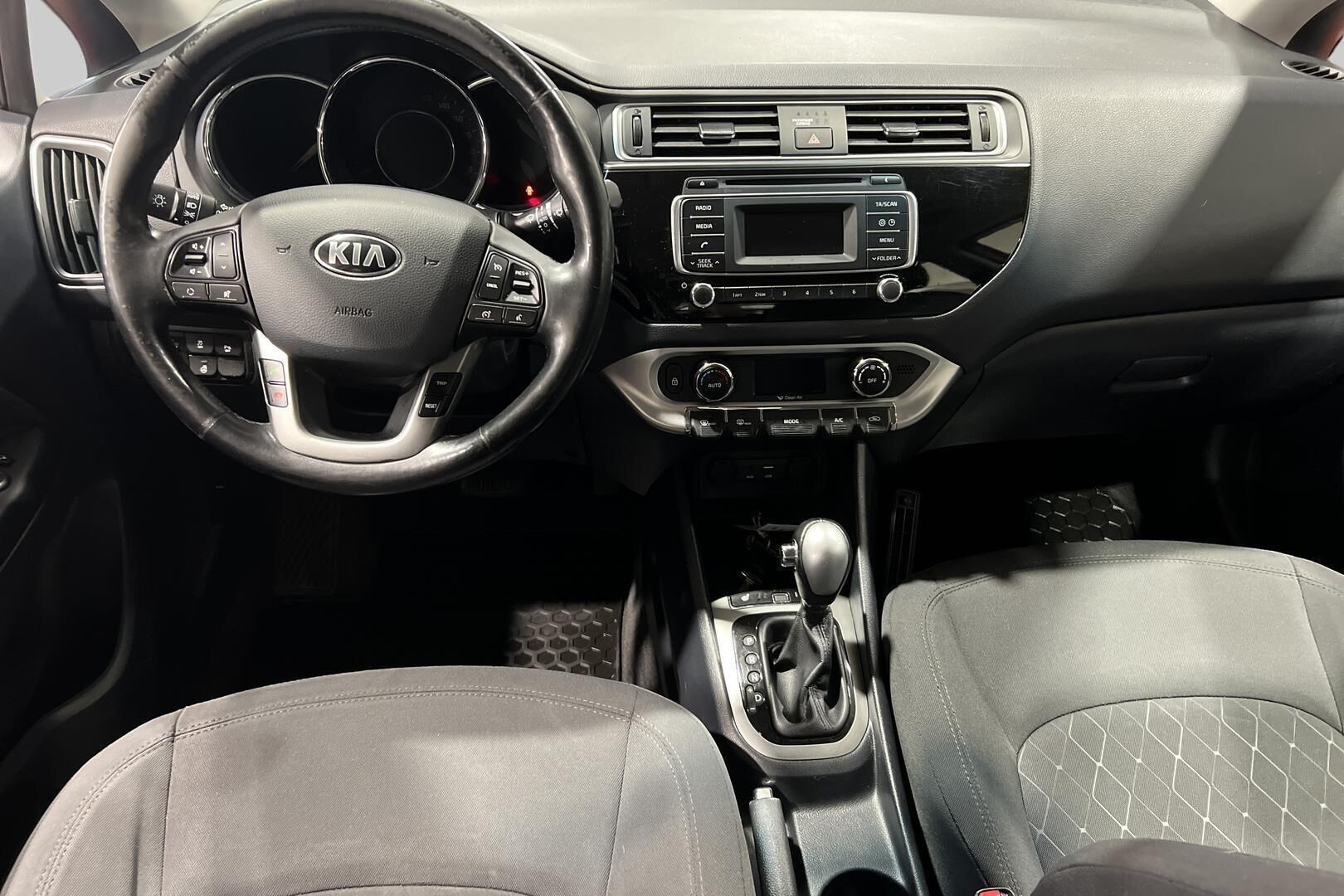 Kia Rio iso kuva 11