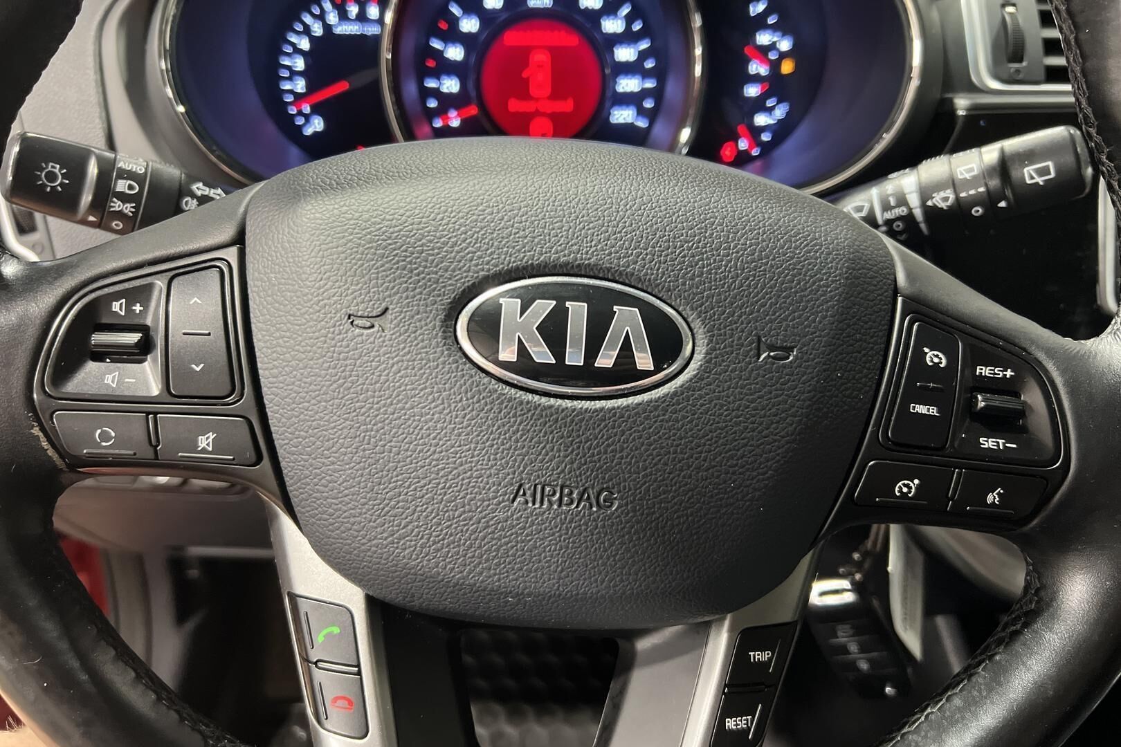 Kia Rio iso kuva 15