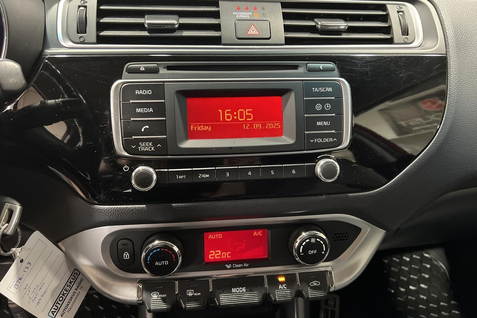 Kia Rio iso kuva 16