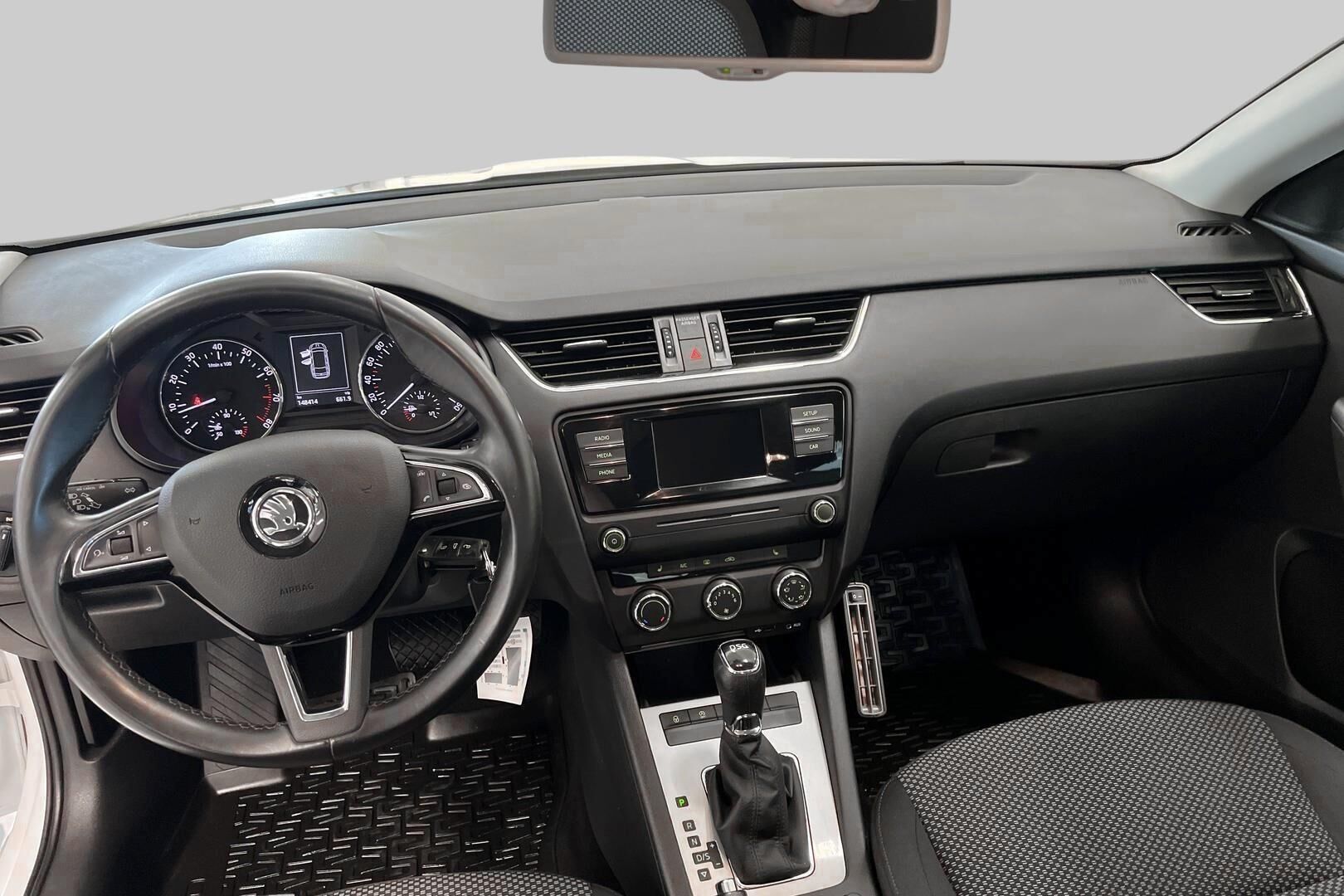 Skoda Octavia iso kuva 23