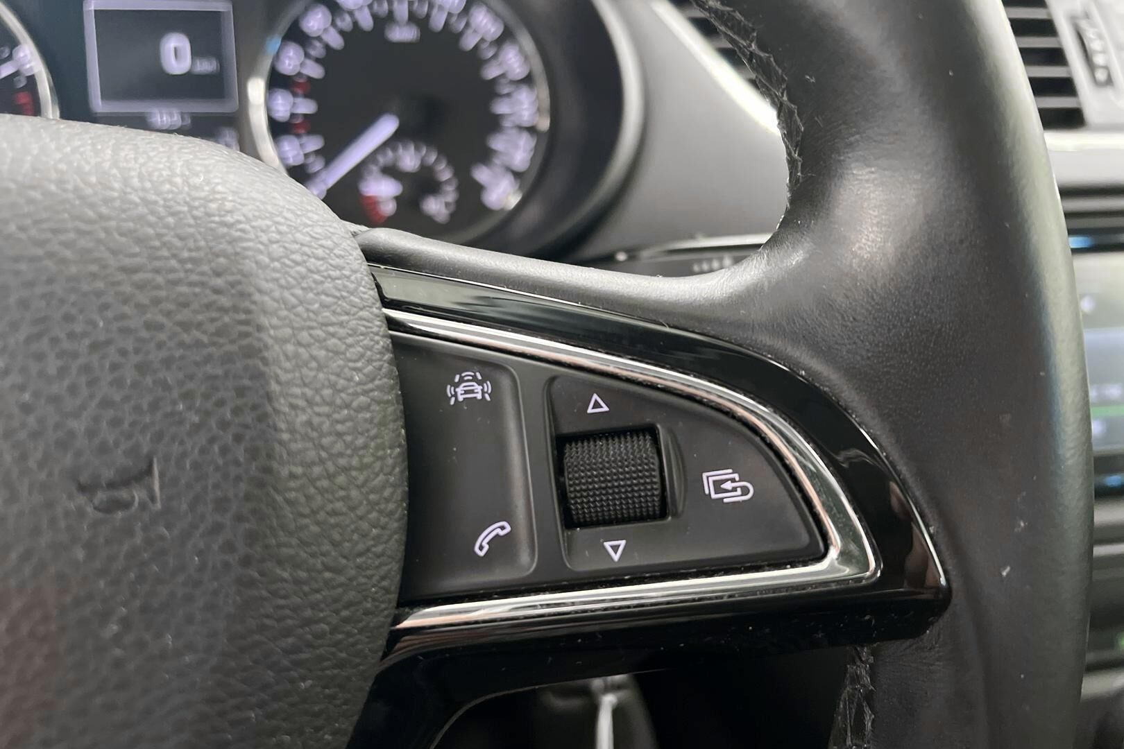 Skoda Octavia iso kuva 17