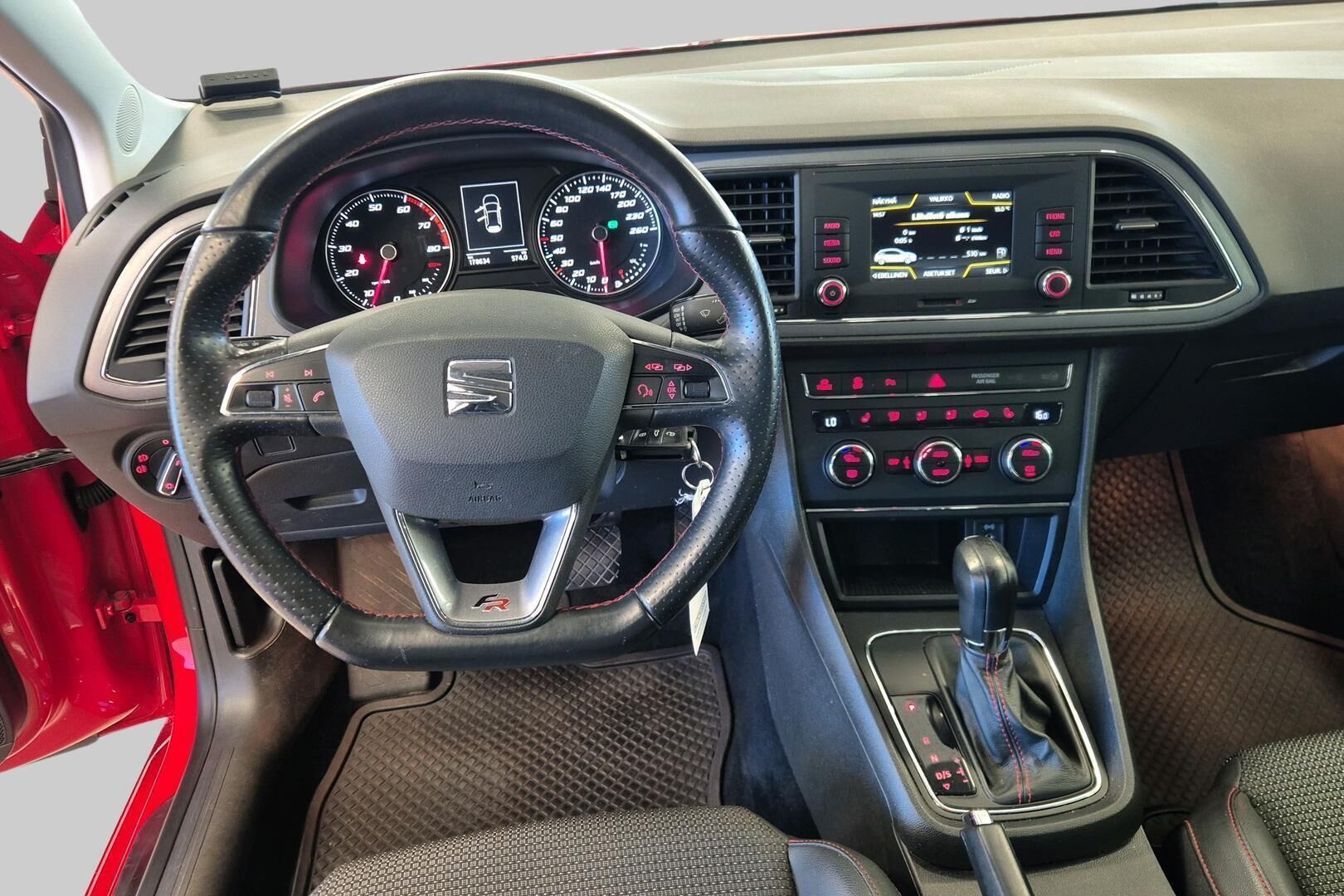 Seat Leon iso kuva 5