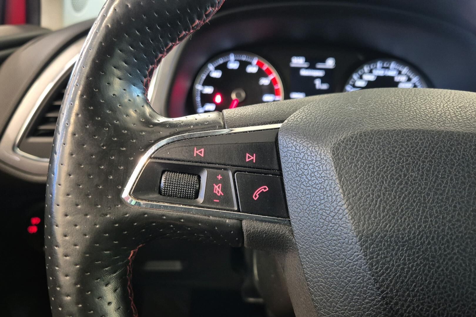 Seat Leon iso kuva 21