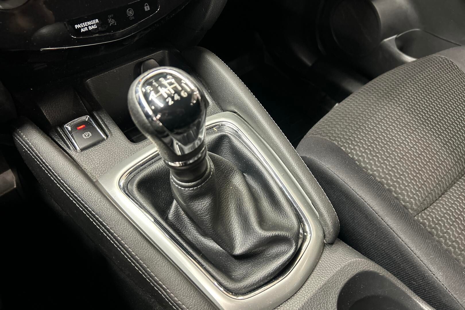 Nissan Qashqai iso kuva 16
