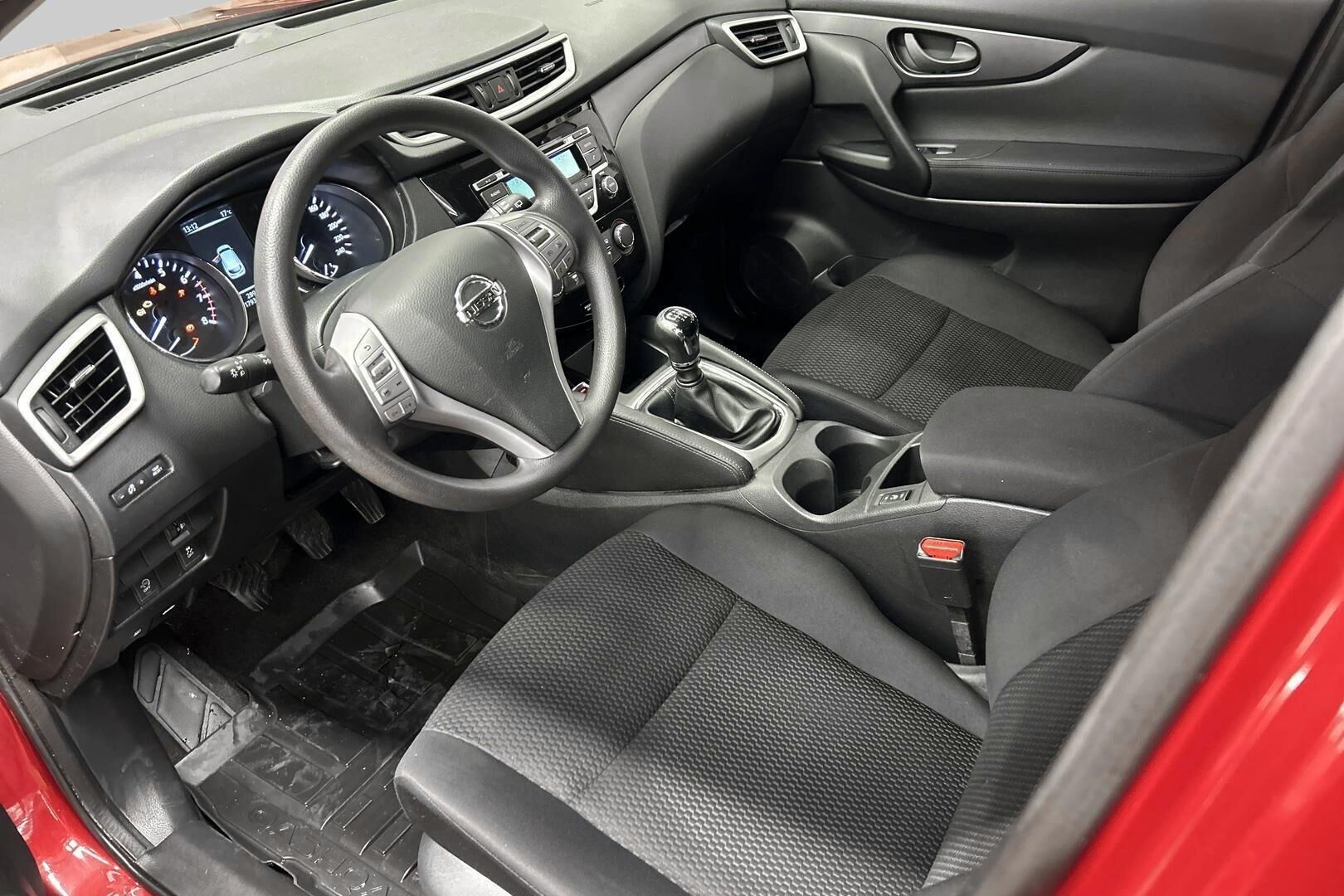 Nissan Qashqai iso kuva 9