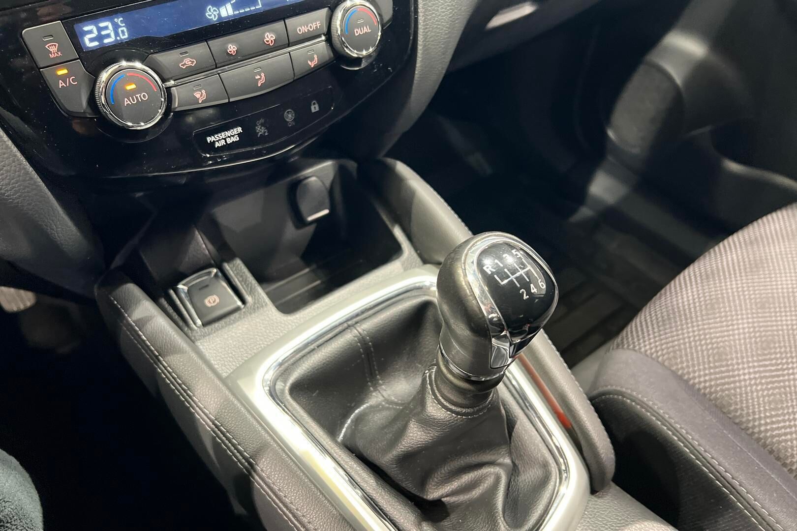 Nissan Qashqai iso kuva 18