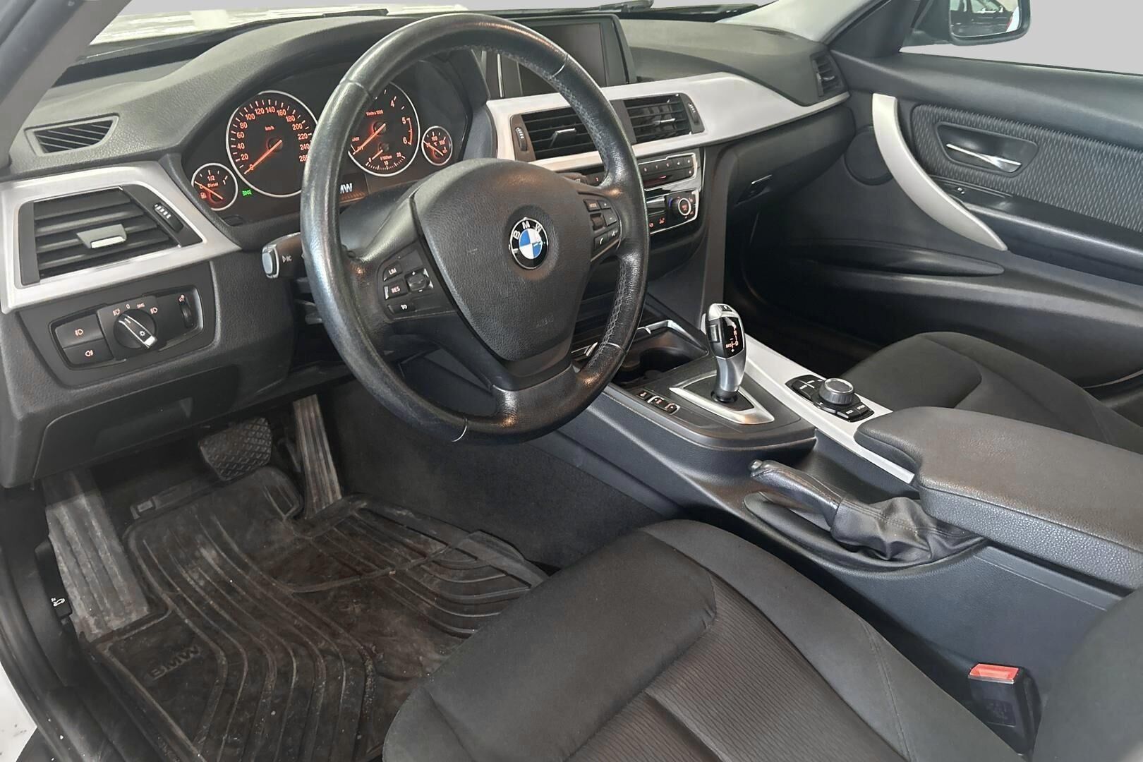 BMW 3-sarja iso kuva 2