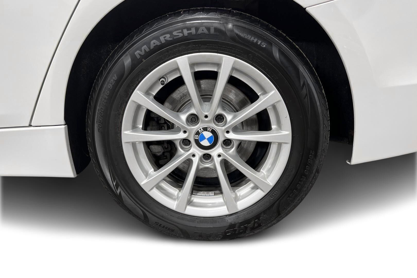 BMW 3-sarja iso kuva 13