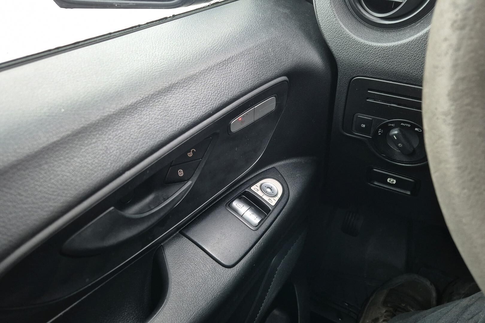 Mercedes-Benz Vito iso kuva 20