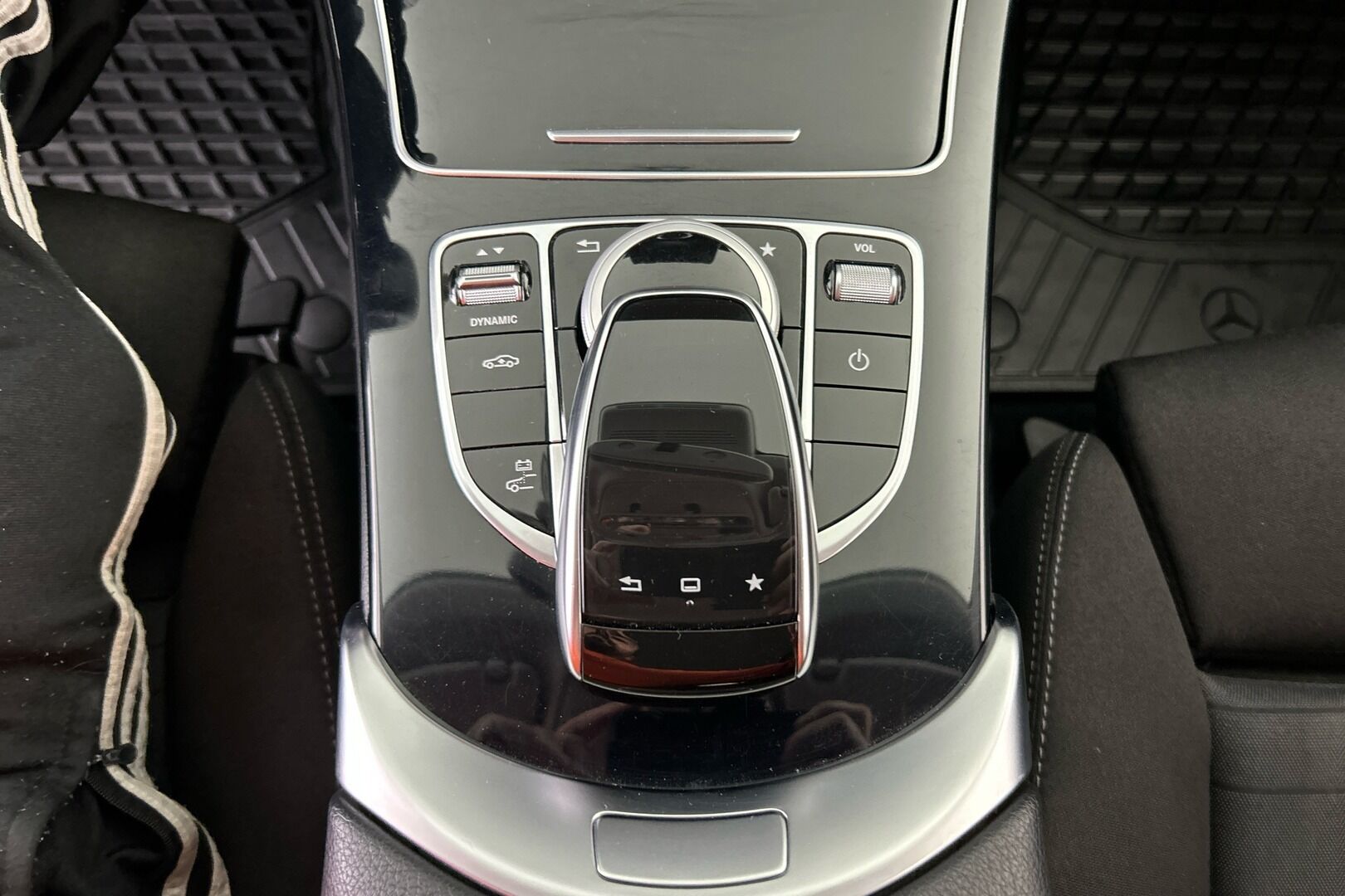 Mercedes-Benz C iso kuva 14