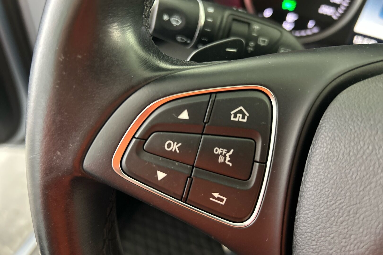 Mercedes-Benz C iso kuva 16