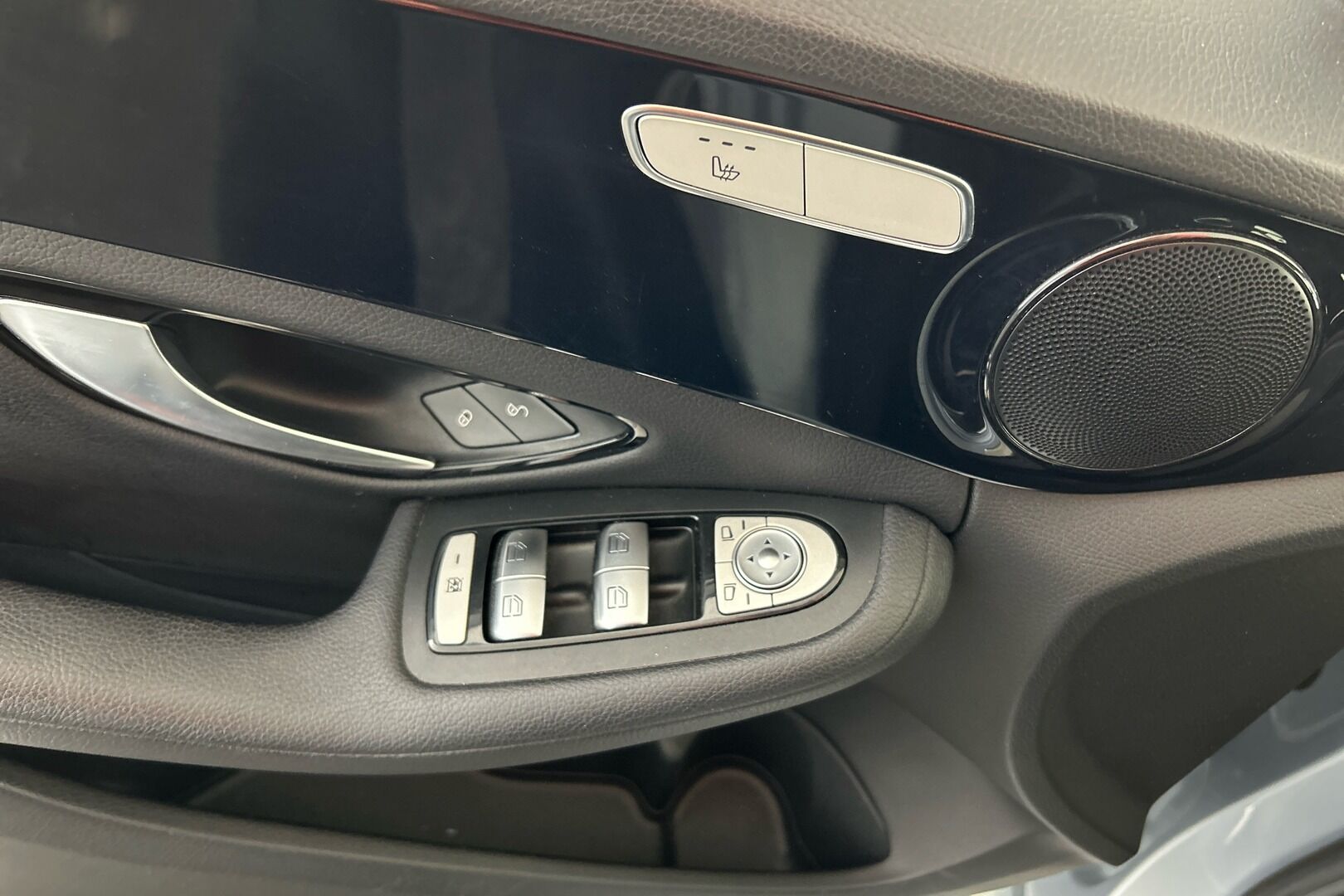 Mercedes-Benz C iso kuva 18