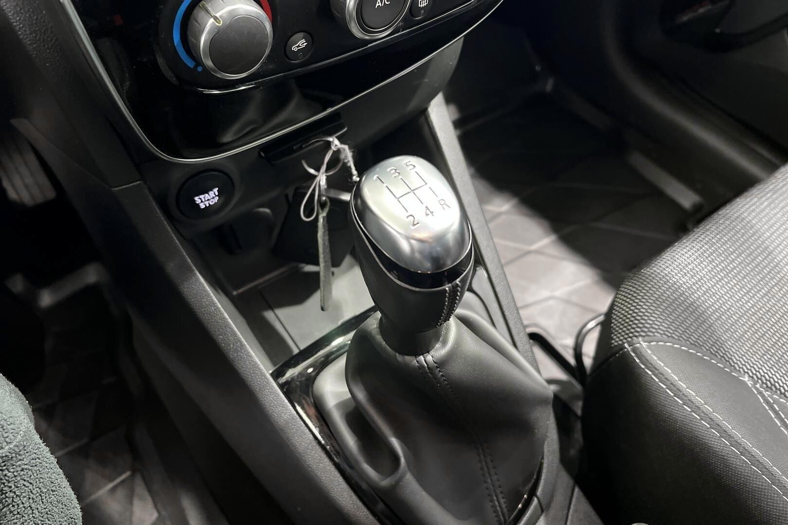 Renault Clio iso kuva 18