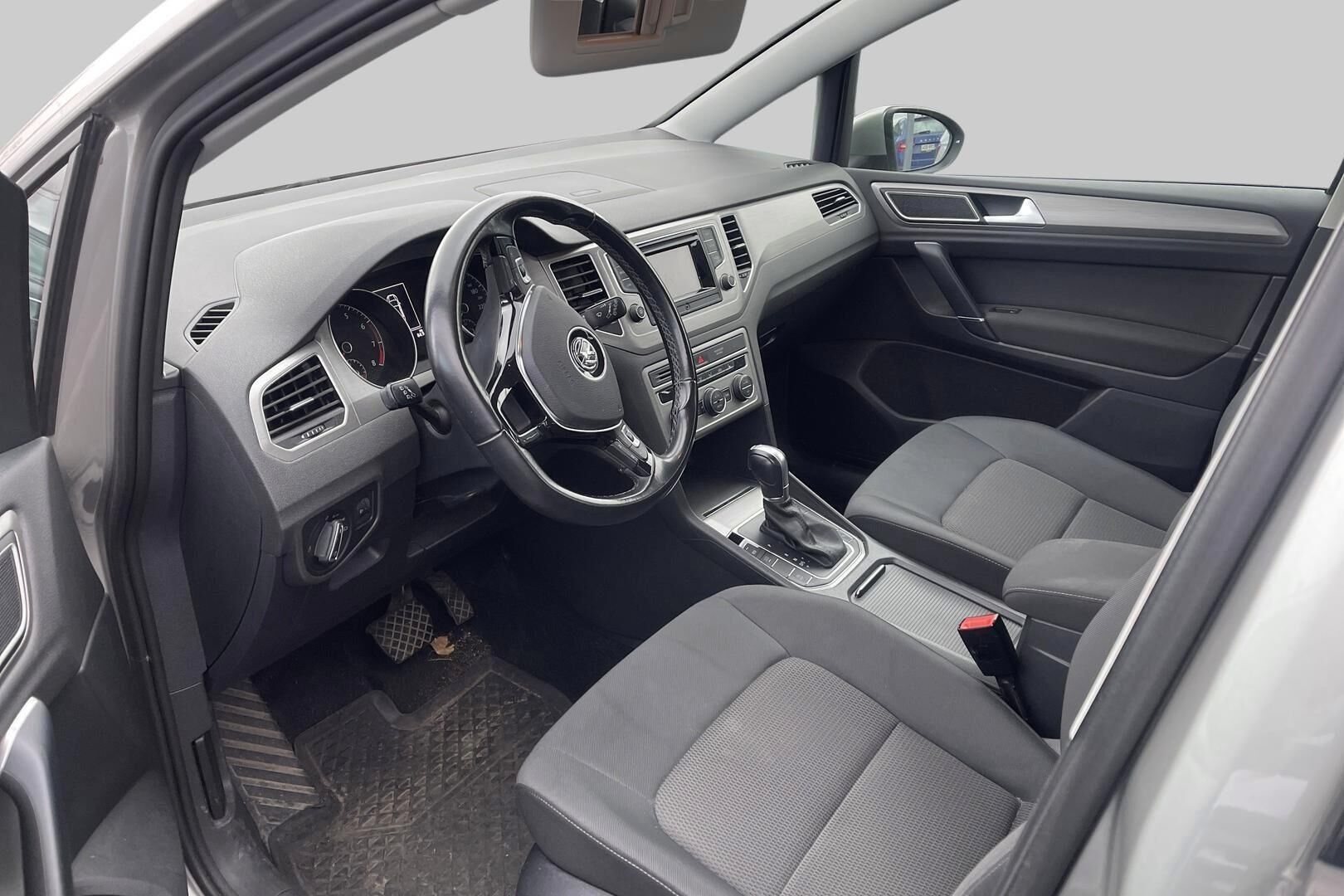 Volkswagen Golf Sportsvan iso kuva 2