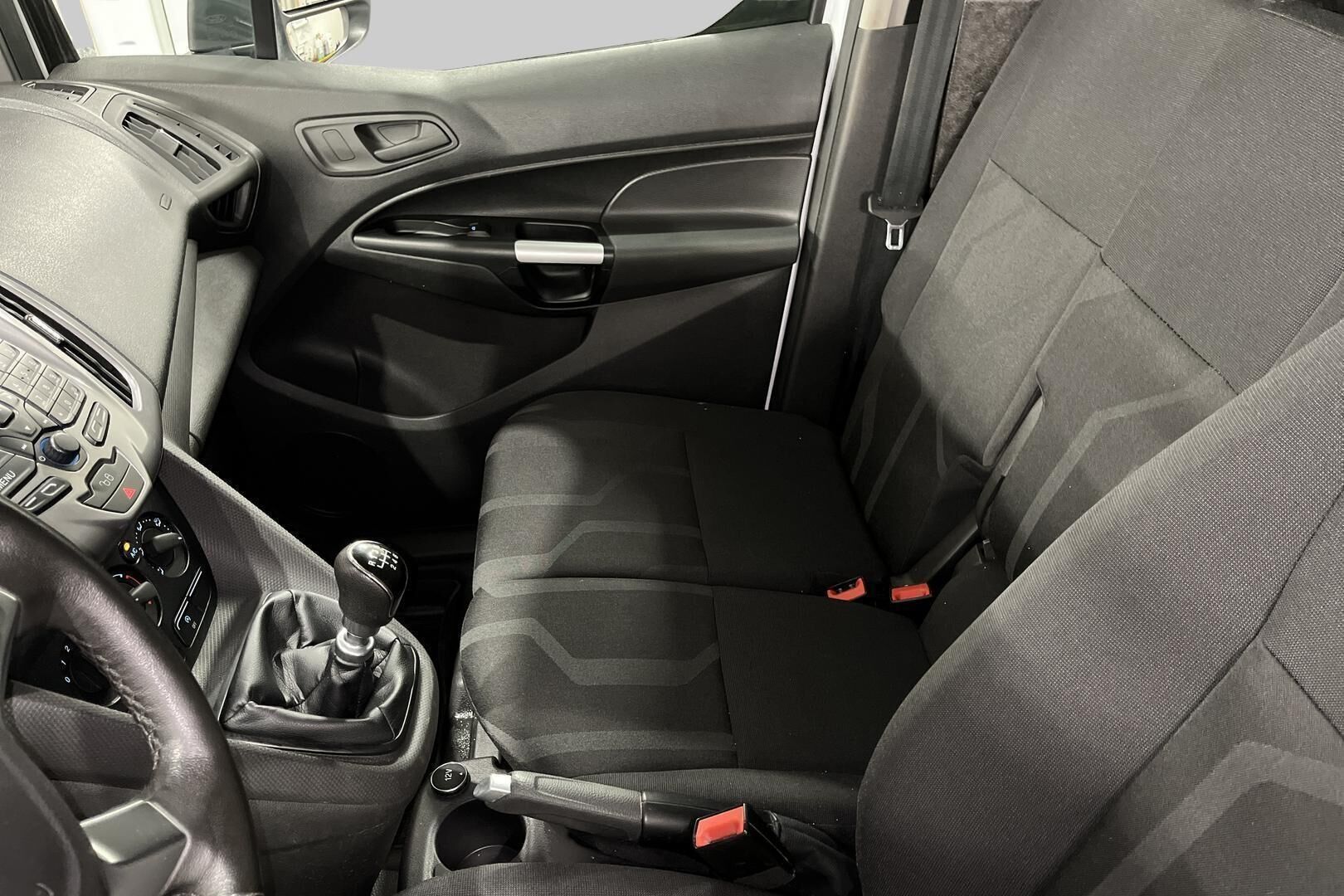 Ford Transit Connect iso kuva 10