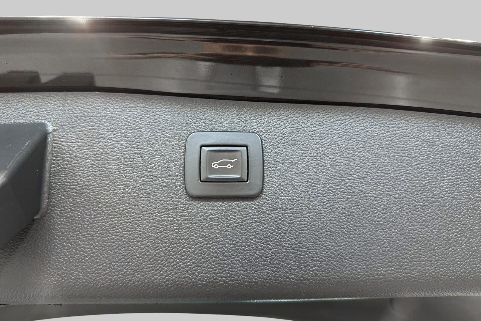 Opel Astra iso kuva 11