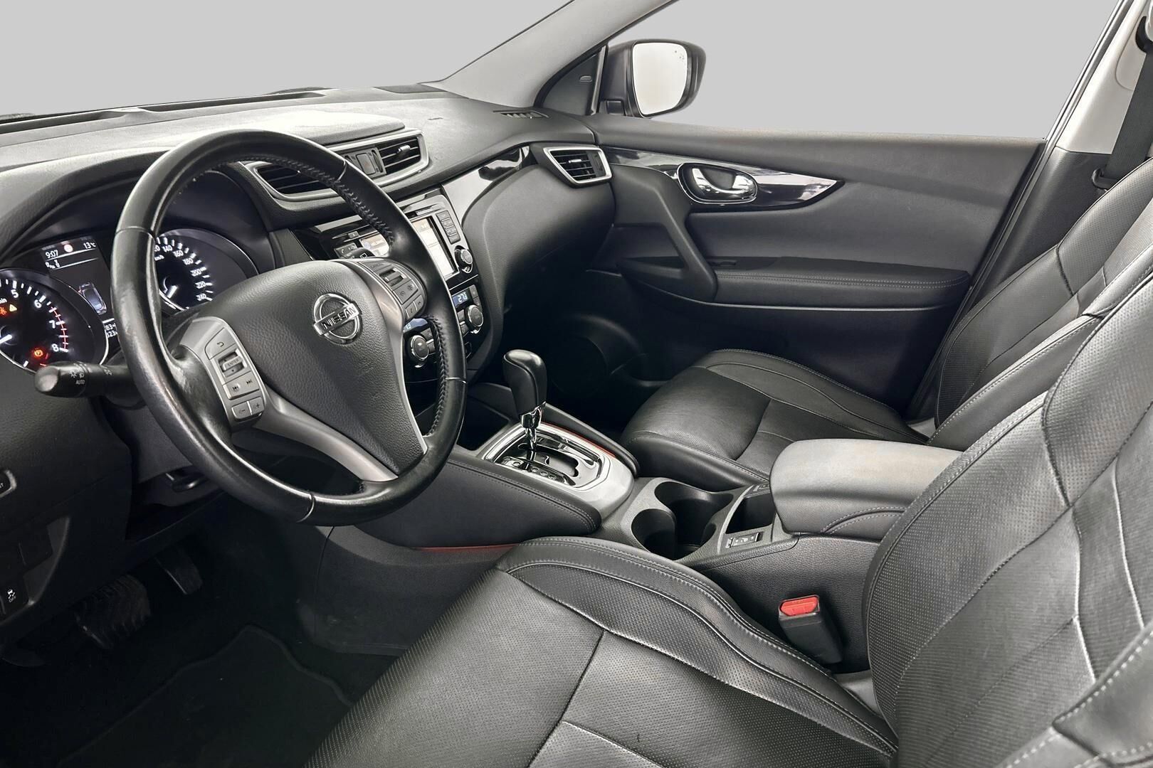 Nissan Qashqai iso kuva 9