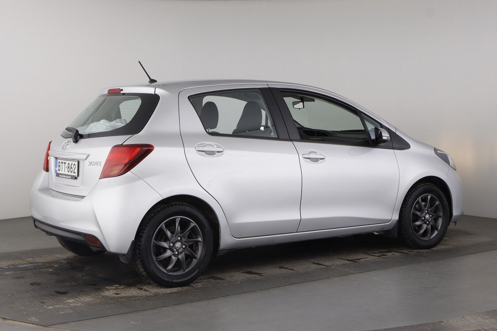 Toyota Yaris iso kuva 4
