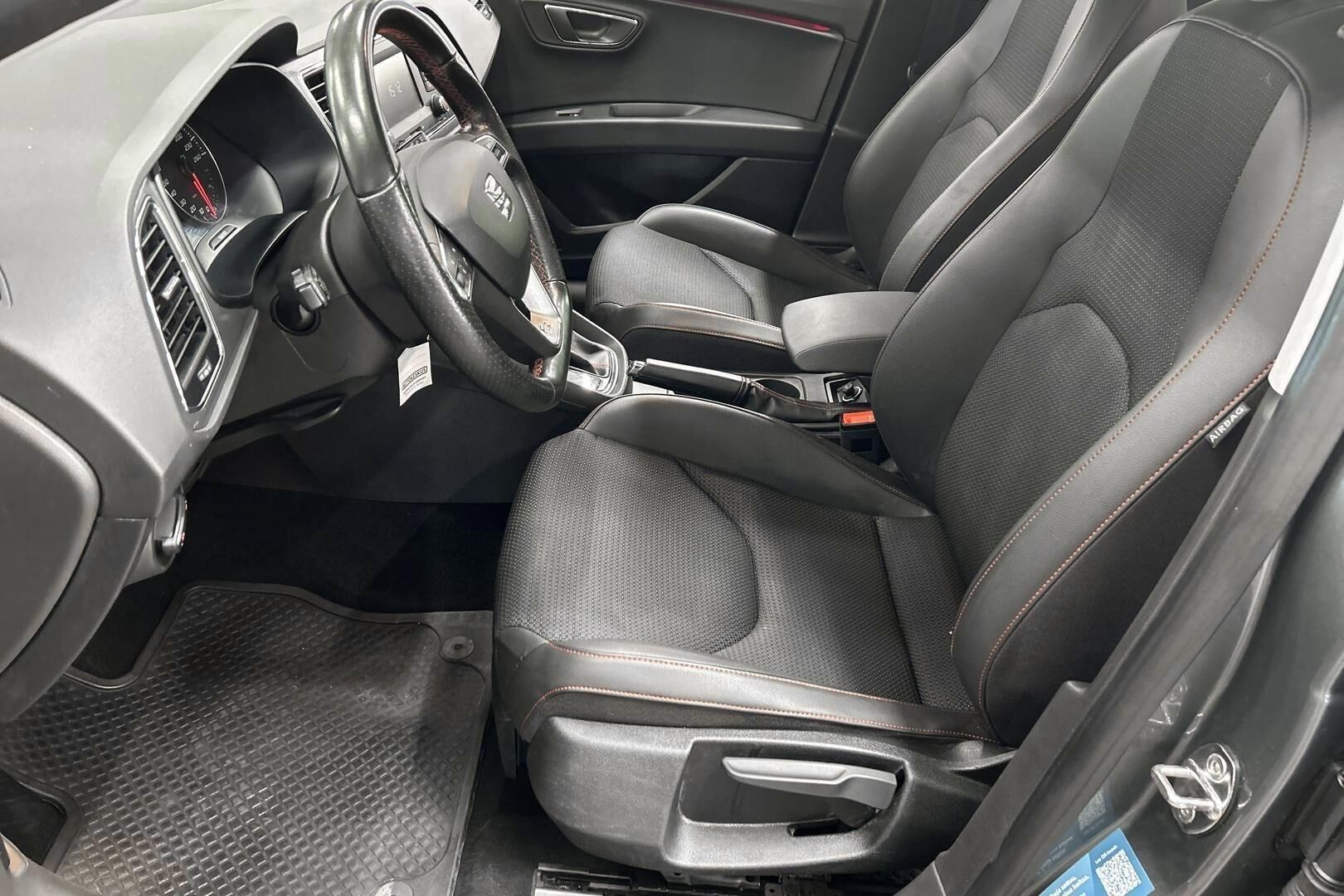 Seat Leon ST iso kuva 9