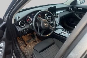 Mercedes-Benz C esikatselu 2