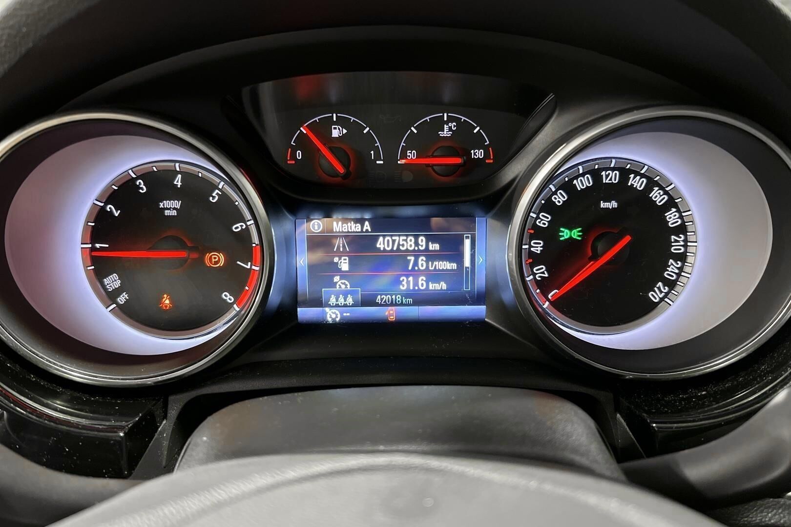 Opel Astra iso kuva 15