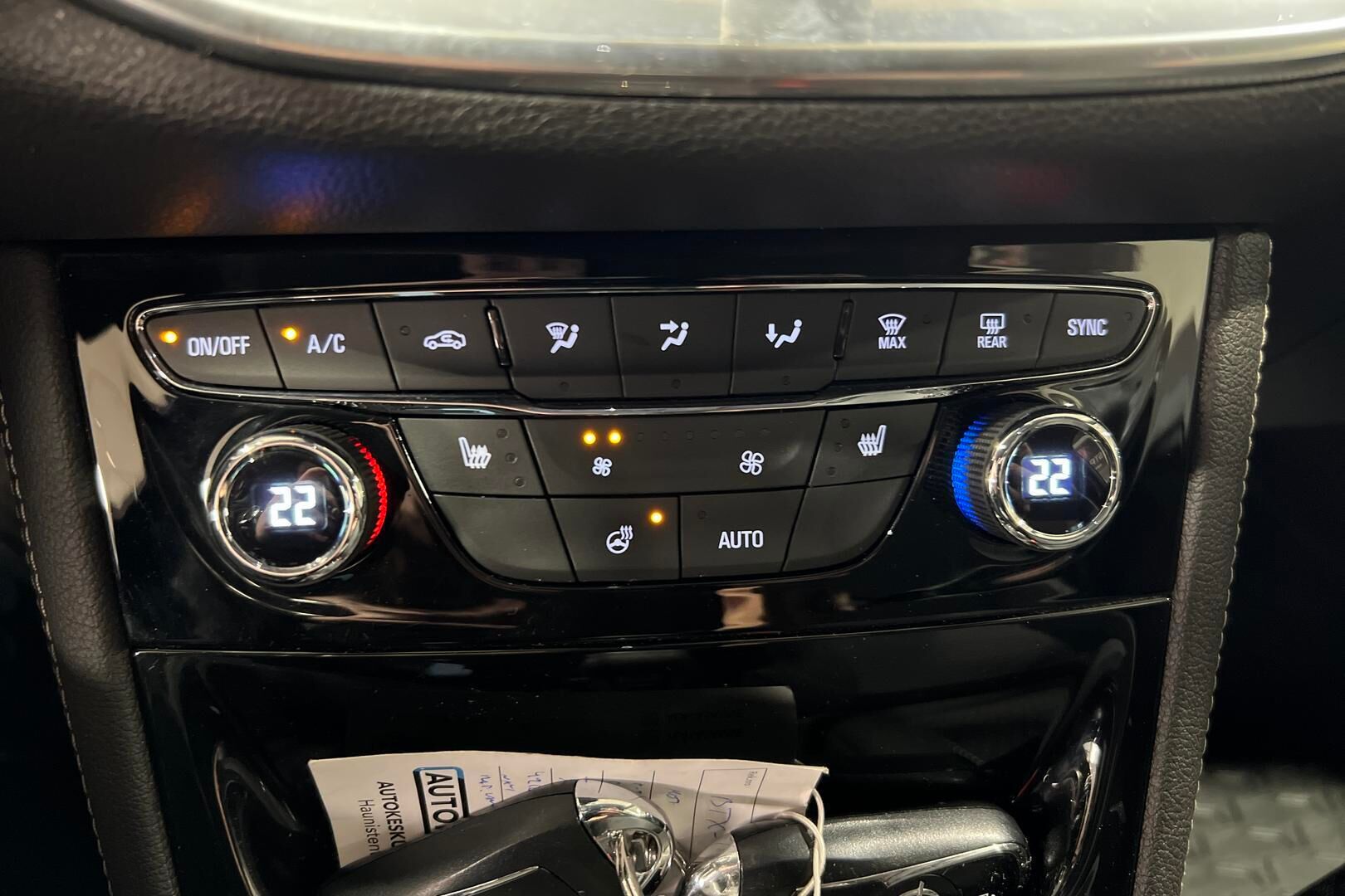 Opel Astra iso kuva 18