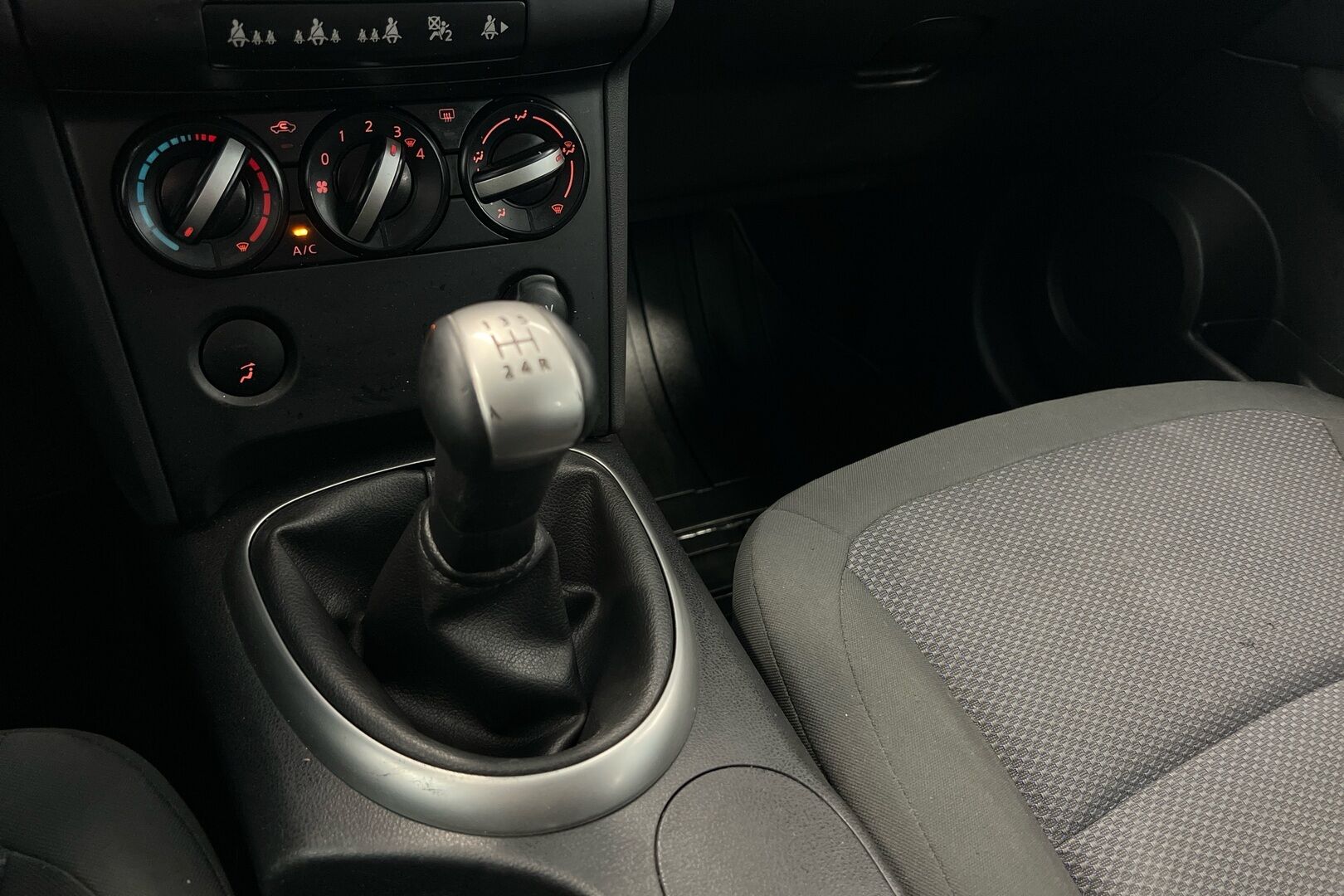 Nissan Qashqai iso kuva 5