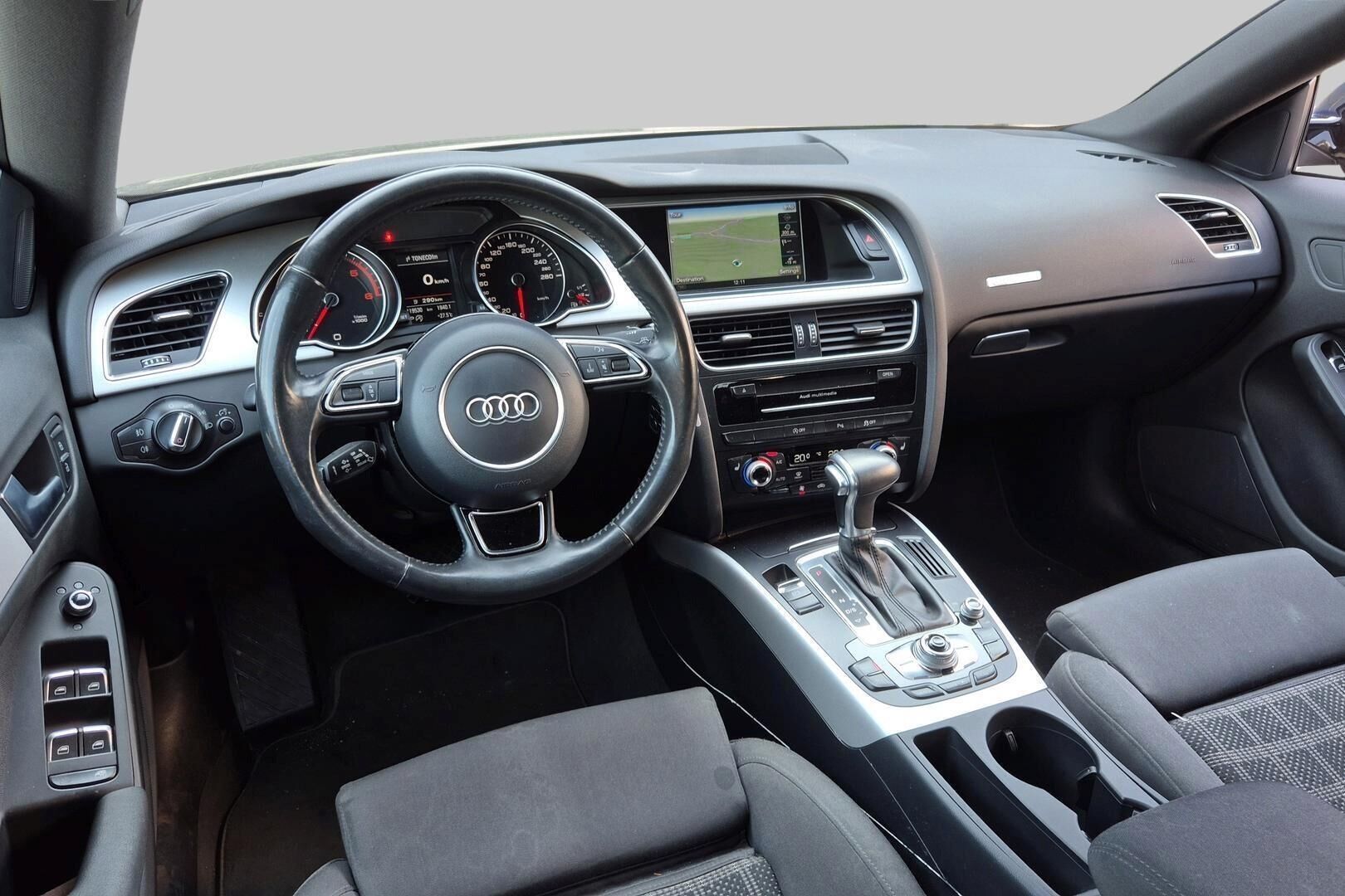 Audi A5 iso kuva 2