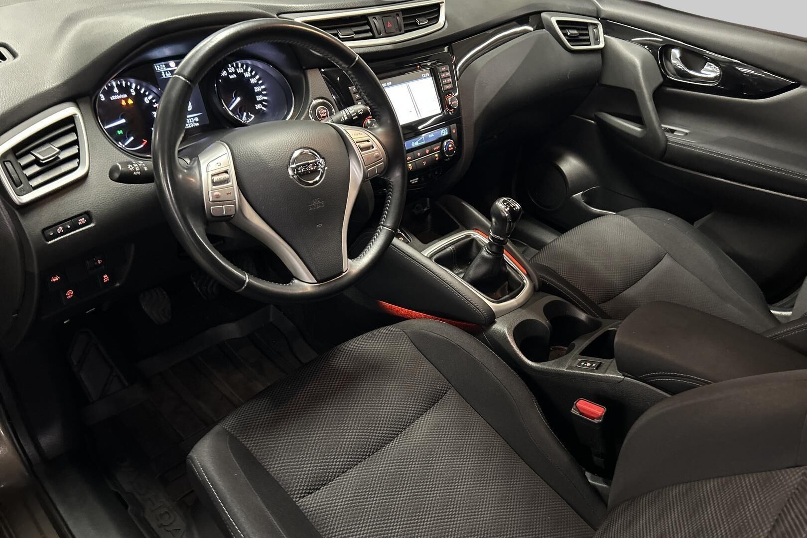 Nissan Qashqai iso kuva 9