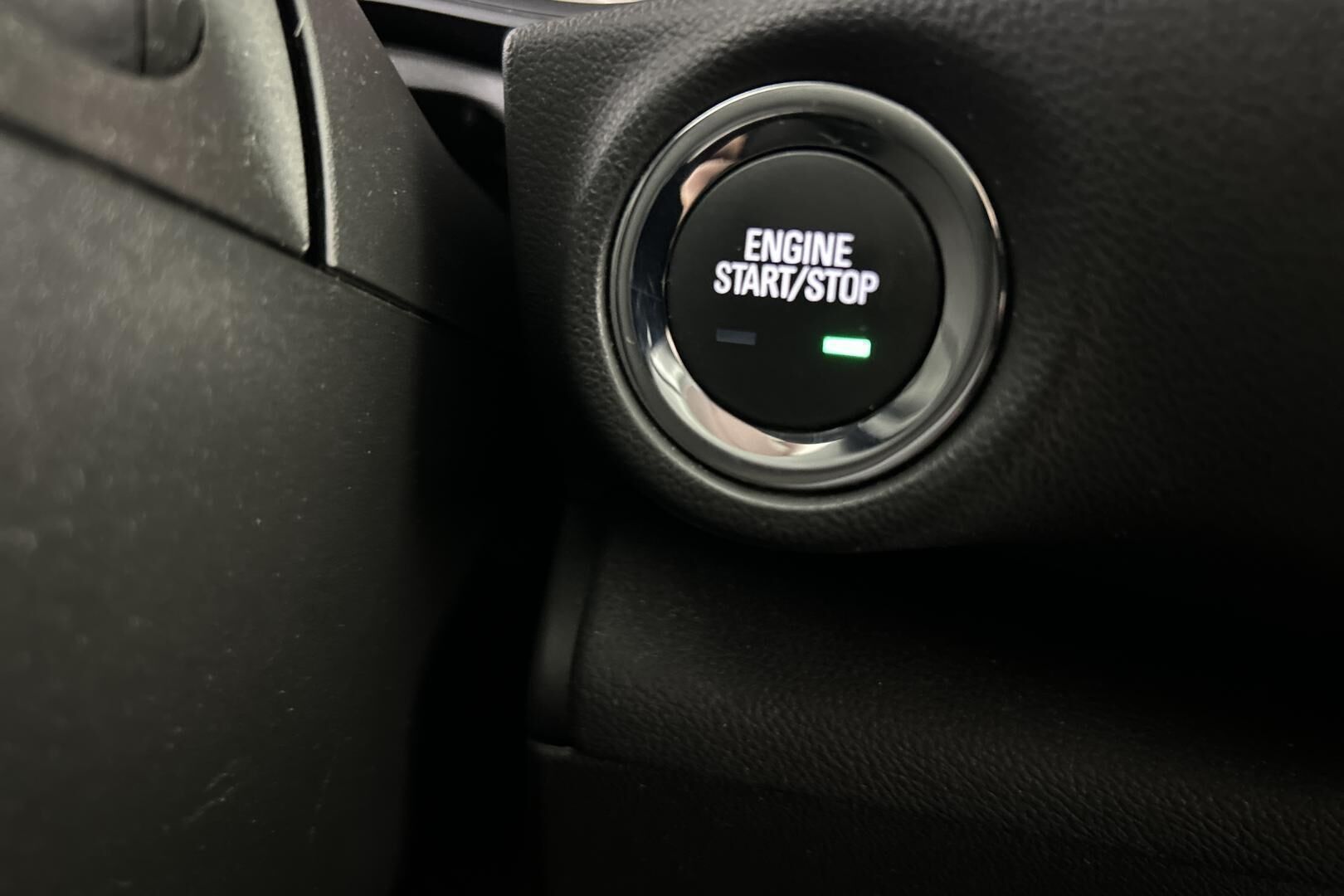 Opel Insignia iso kuva 28