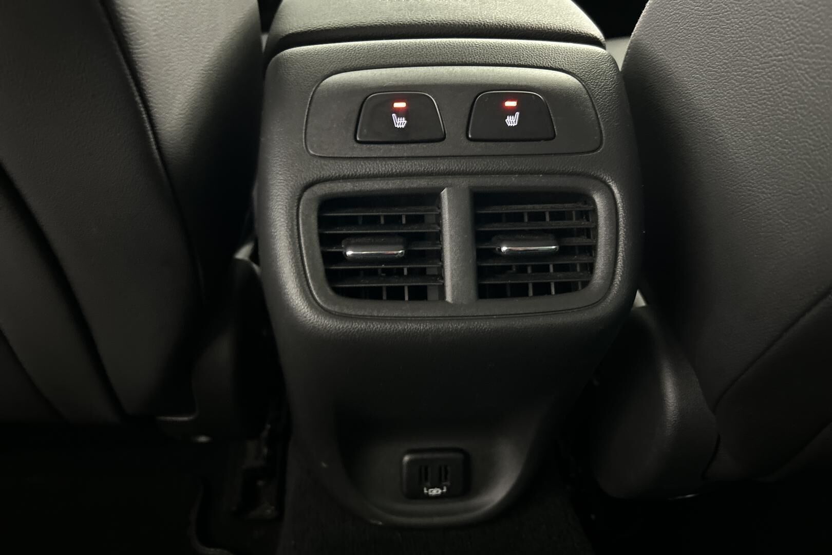 Opel Insignia iso kuva 24