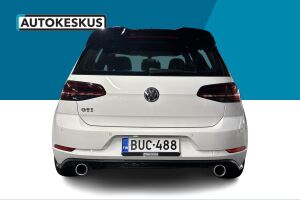Volkswagen Golf esikatselu 6