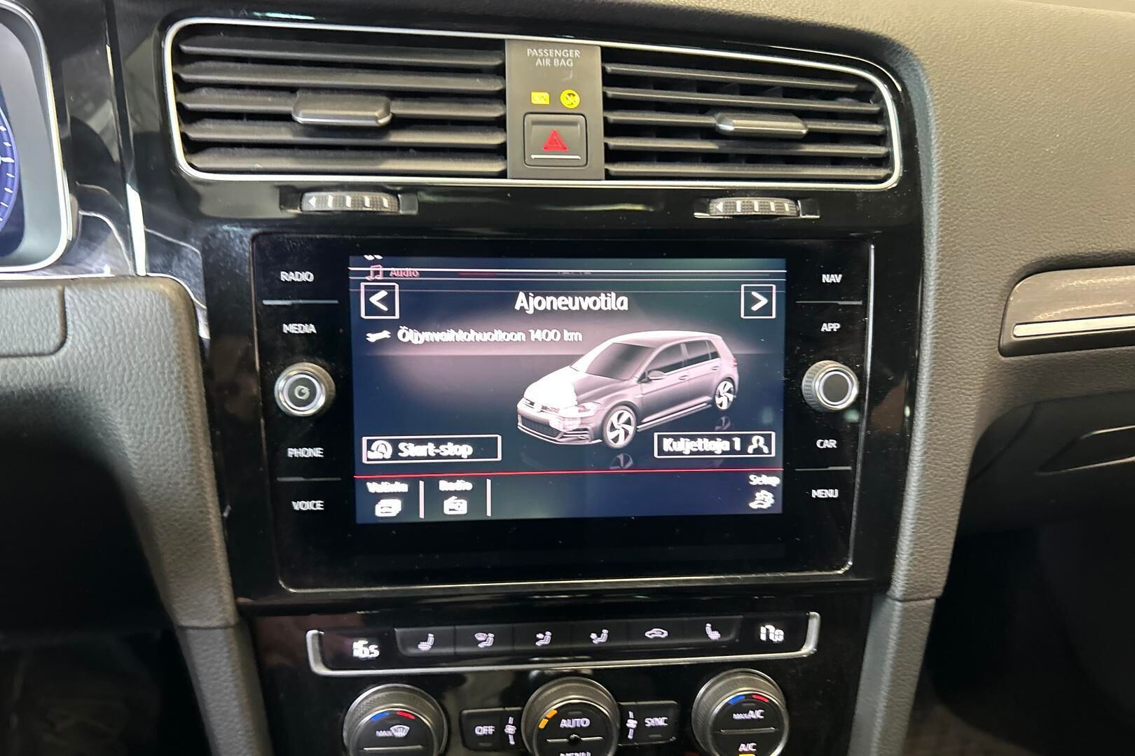 Volkswagen Golf iso kuva 17