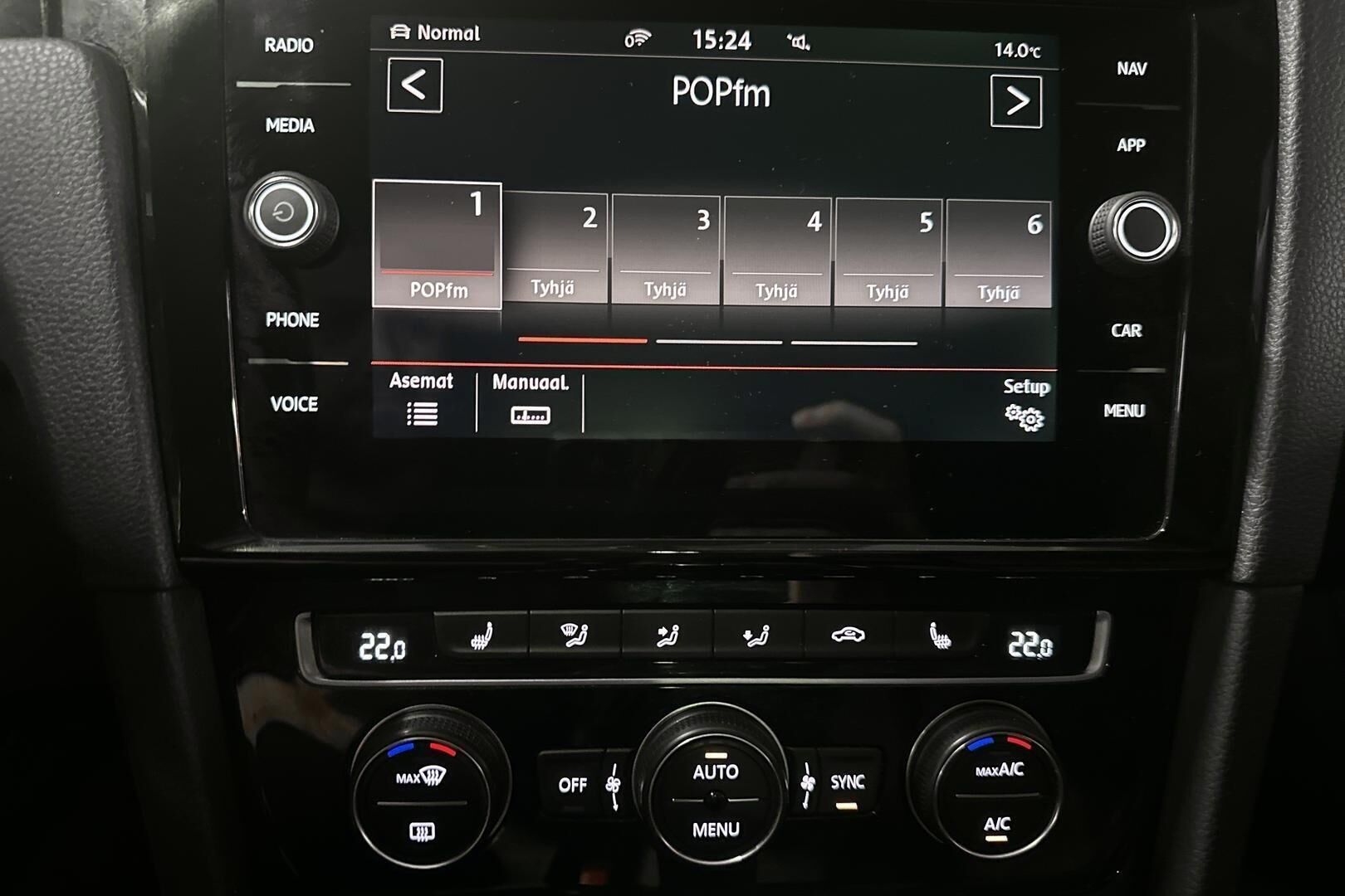 Volkswagen Golf iso kuva 15