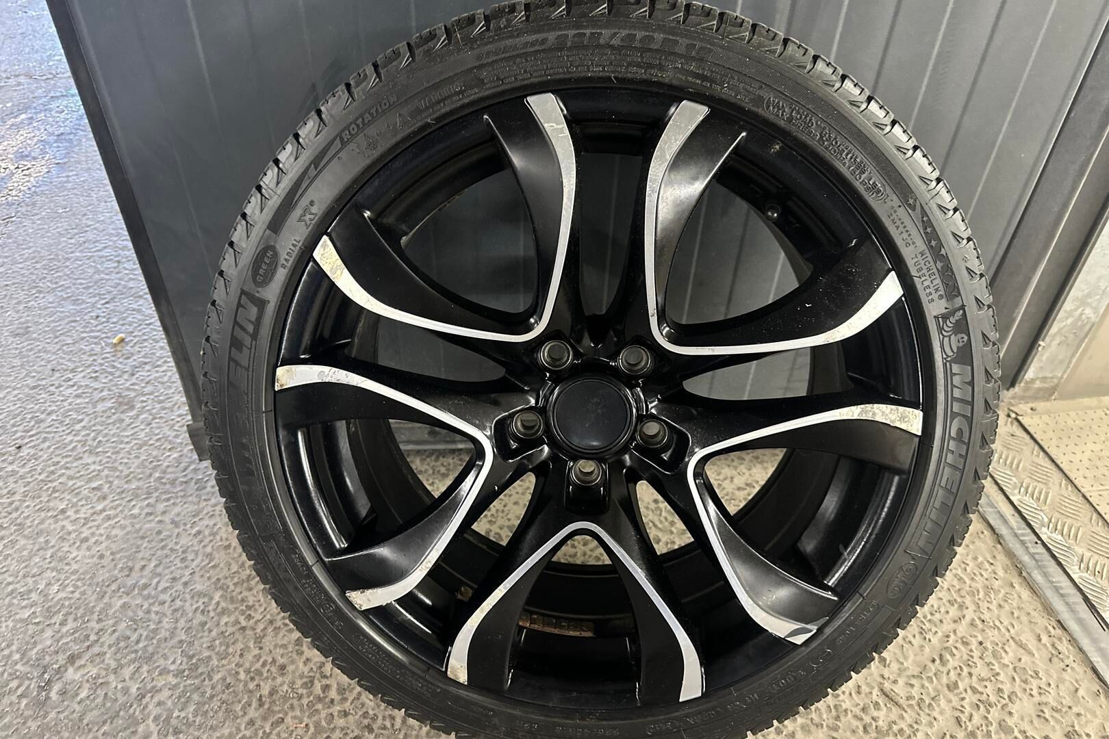 Volkswagen Golf iso kuva 25