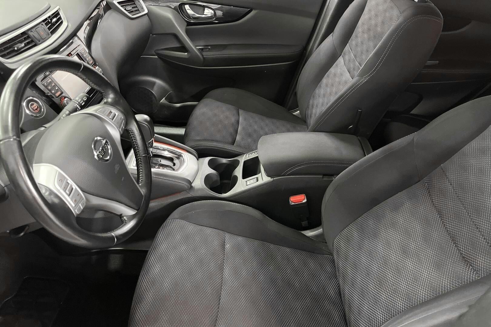 Nissan Qashqai iso kuva 9