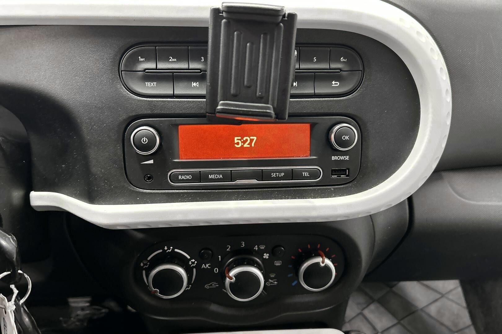 Renault Twingo iso kuva 15