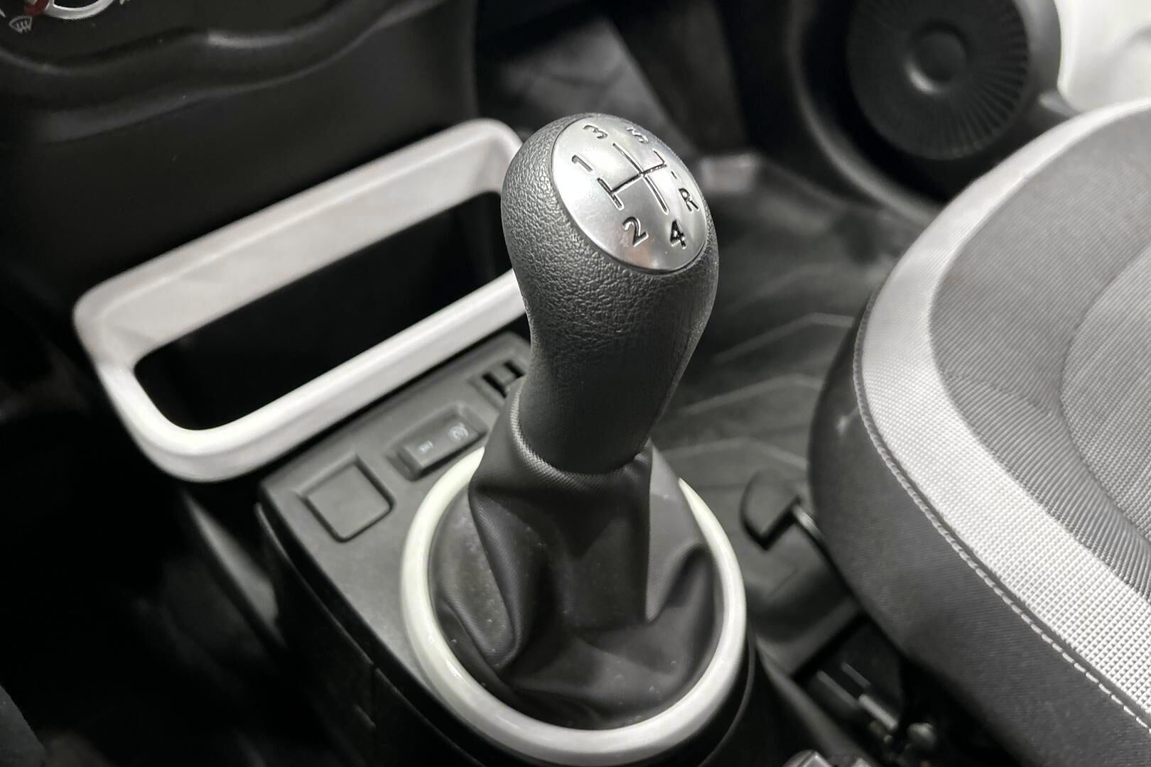 Renault Twingo iso kuva 16