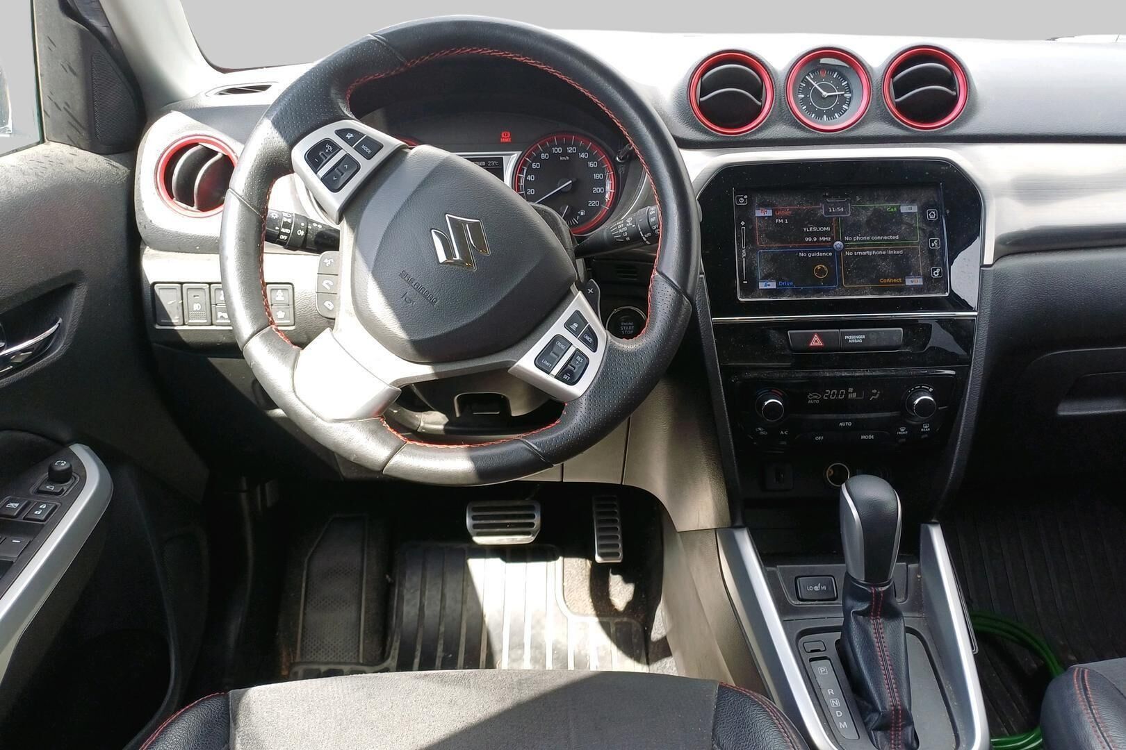 Suzuki Vitara iso kuva 2