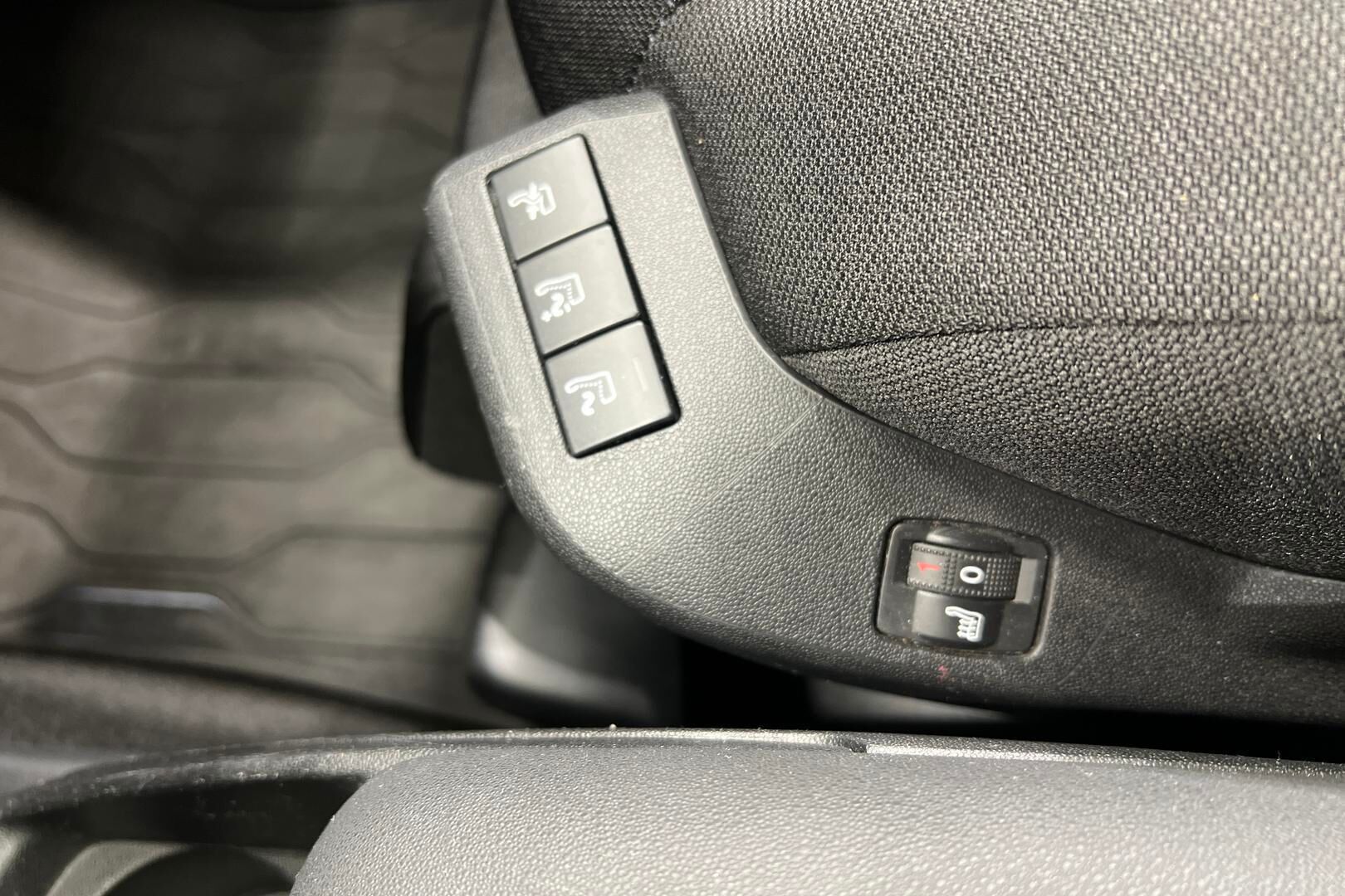 Citroen C4 Picasso iso kuva 17