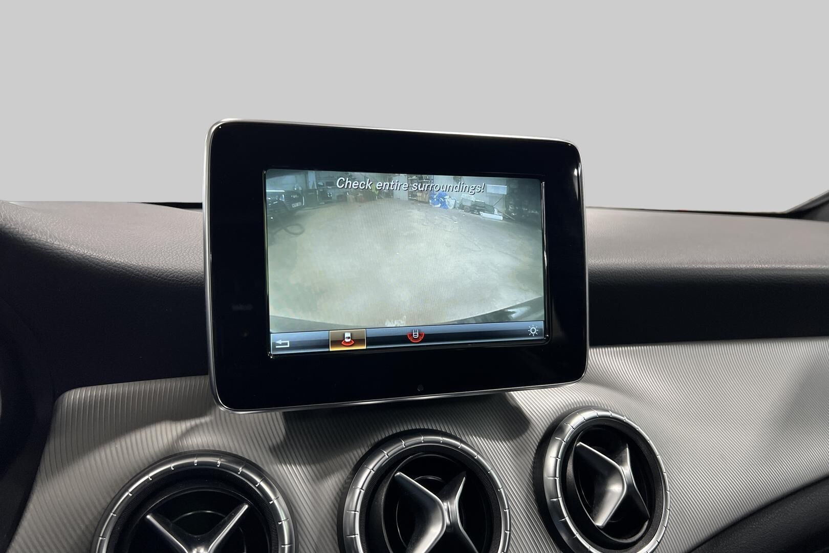 Mercedes-Benz CLA iso kuva 18