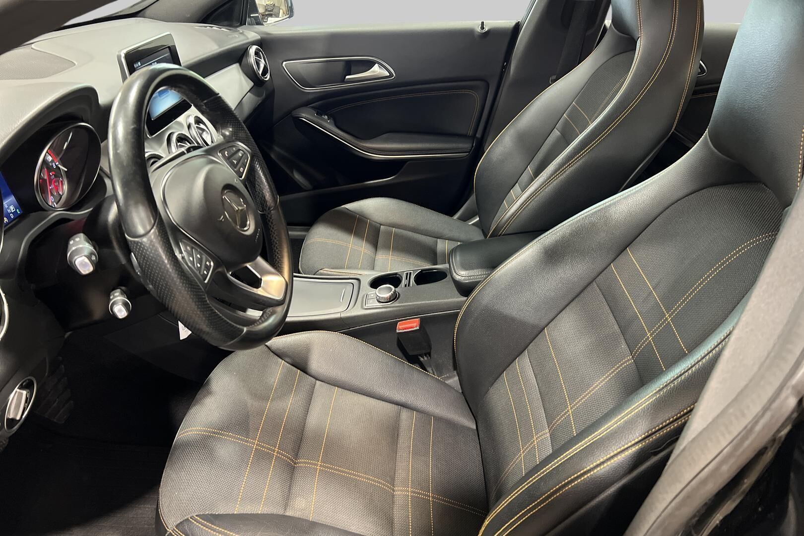 Mercedes-Benz CLA iso kuva 9