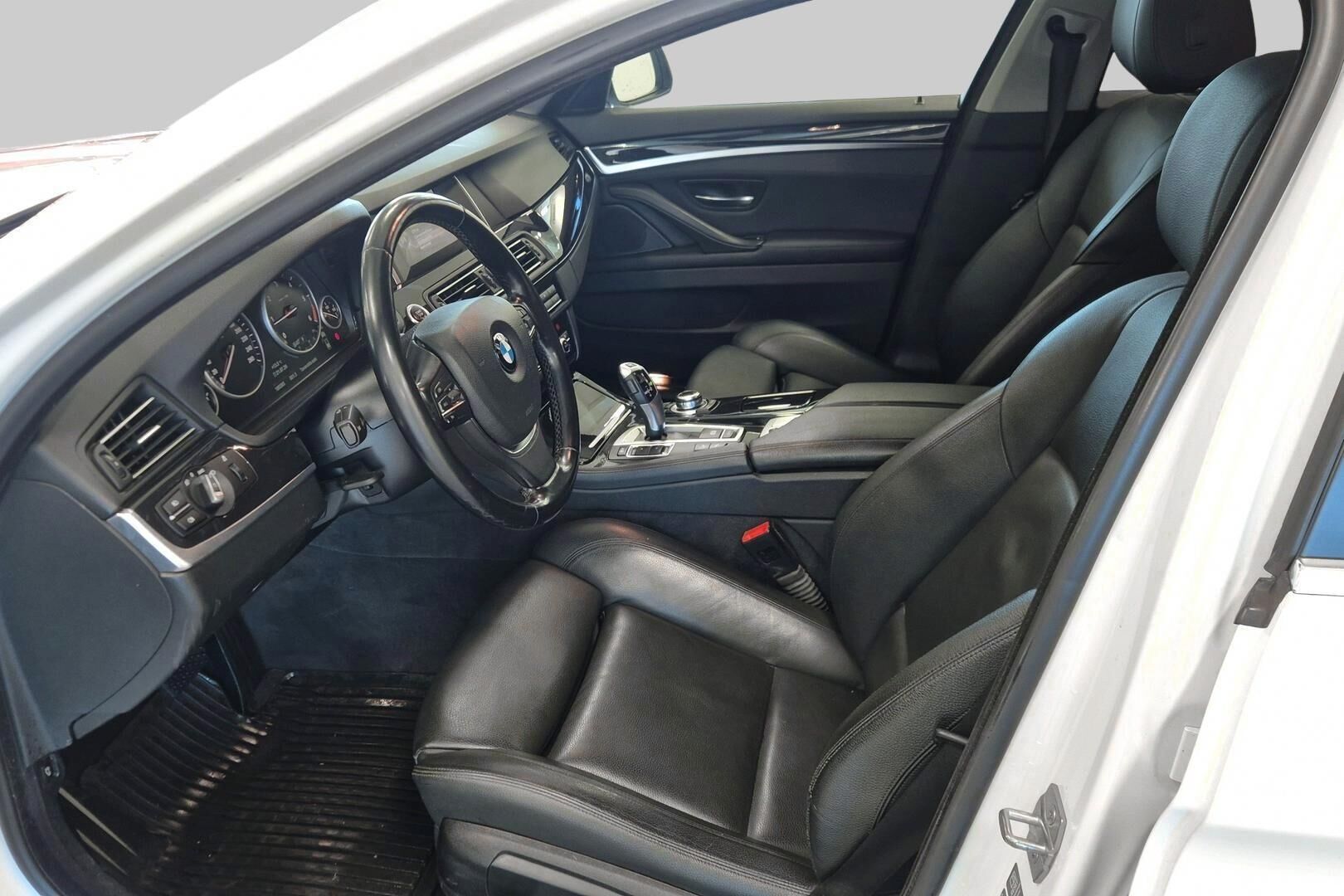 BMW 5-sarja iso kuva 9