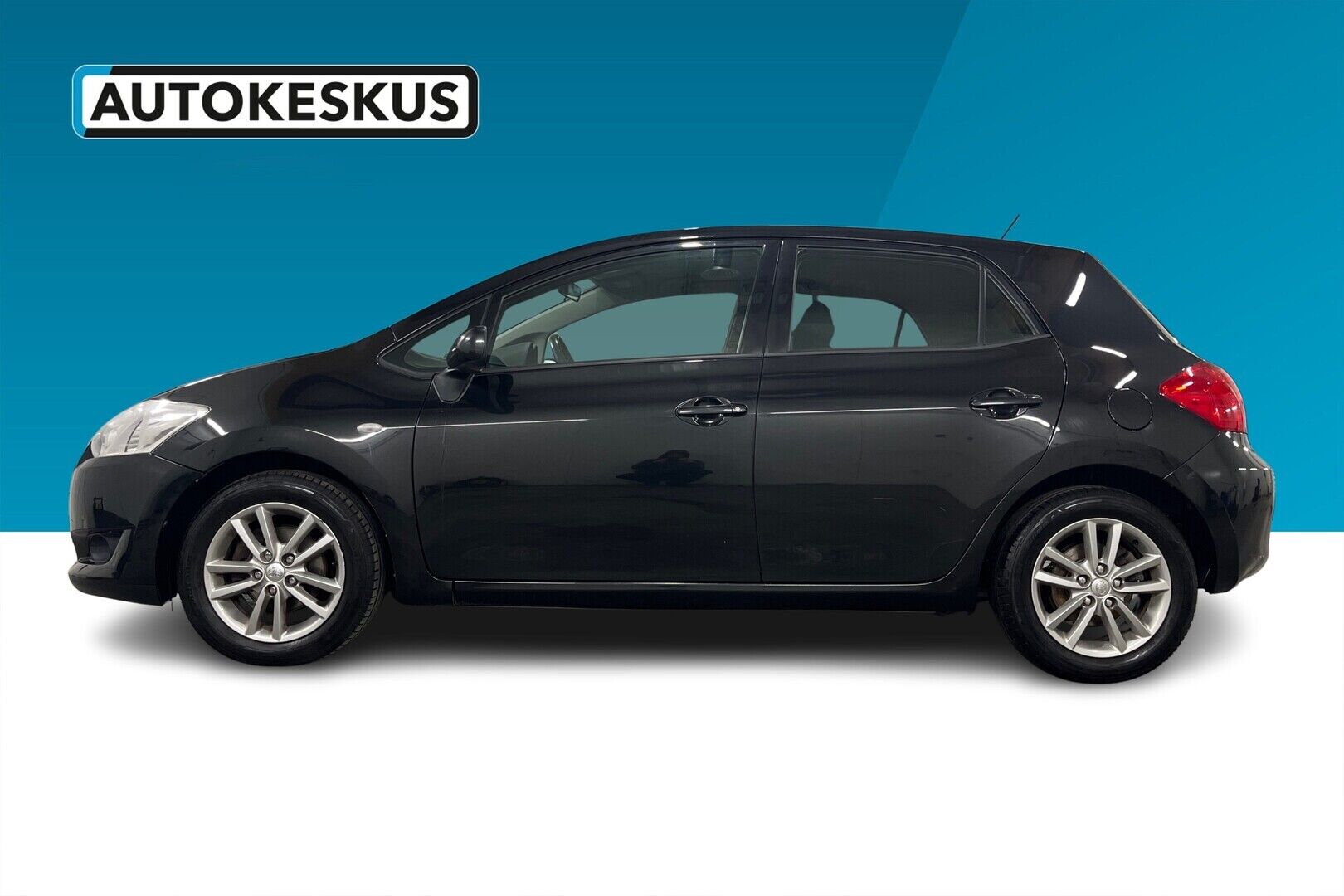 Toyota Auris iso kuva 4