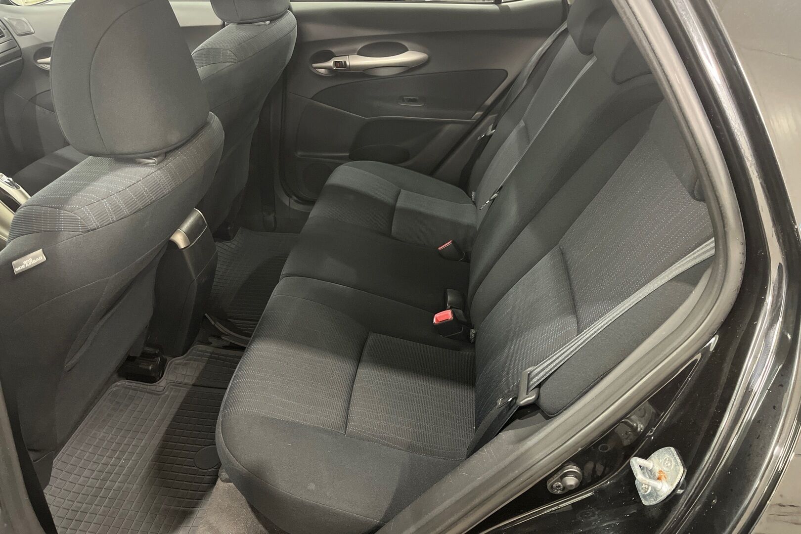 Toyota Auris iso kuva 8