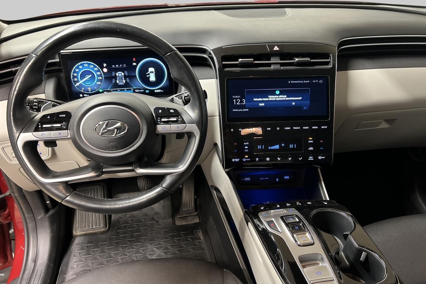 Hyundai Tucson iso kuva 8