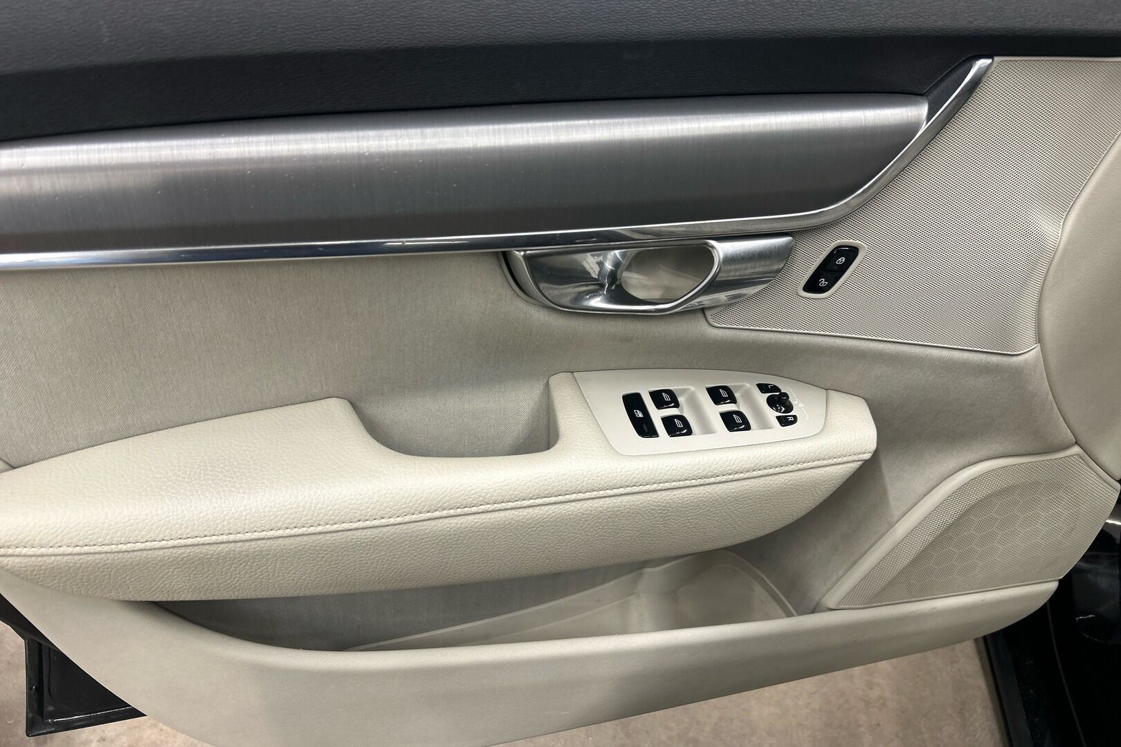 Volvo V90 iso kuva 11