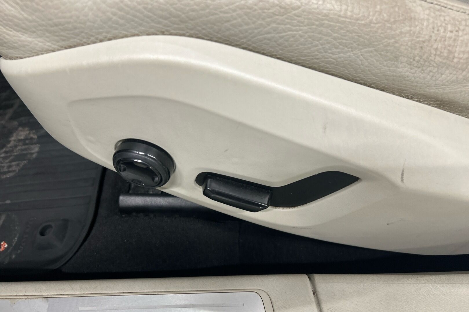 Volvo V90 iso kuva 12