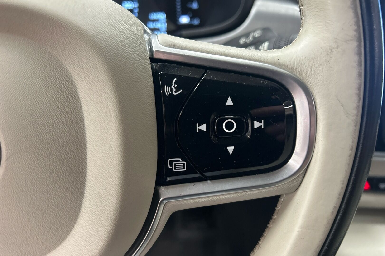 Volvo V90 iso kuva 15