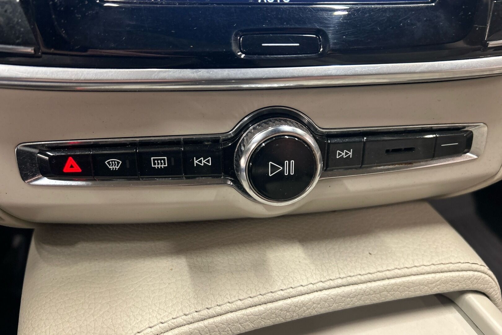 Volvo V90 iso kuva 19